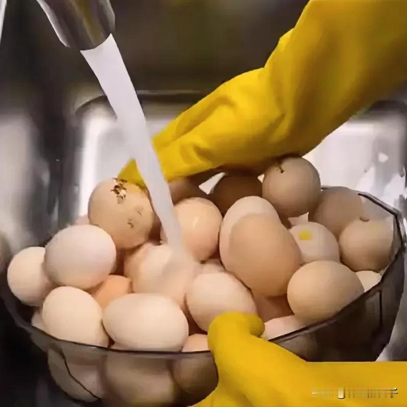 痛心！67岁大妈吃鸡蛋离世，这个习惯很多人都在犯。
 
这件事真的给所有人敲响警