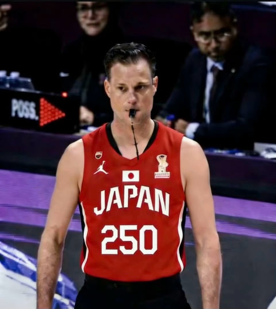 昨晚我们五打八！FIBA社媒称中国男篮偷走胜利