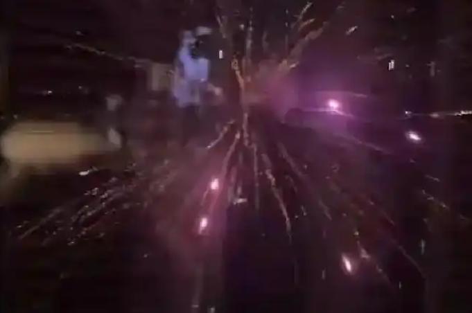 这下乐极生悲！
 
2026年7月27日深夜11点，辽宁沈阳五矿世家金城小区，一
