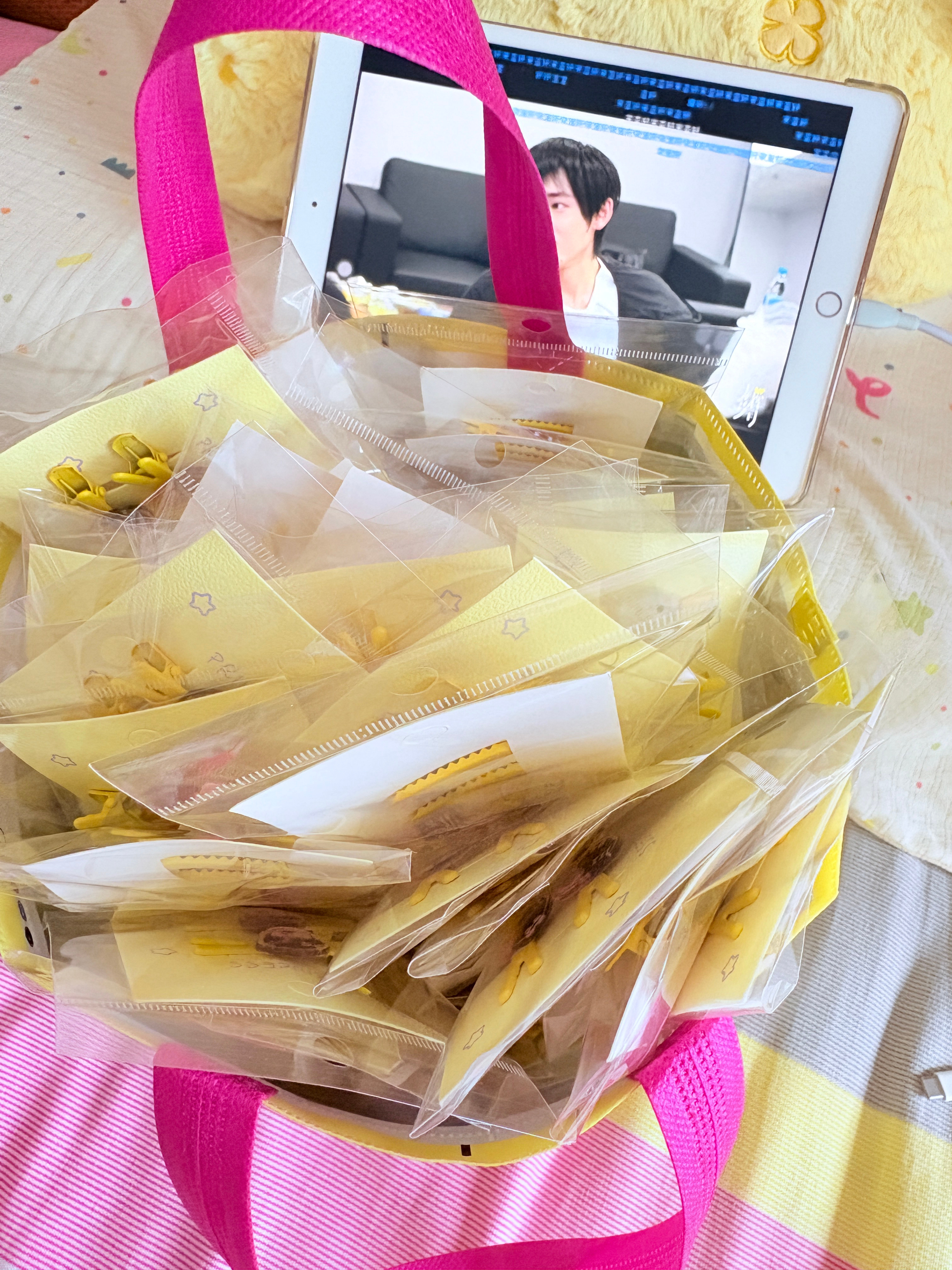 雇佣了一个童工帮我包装 