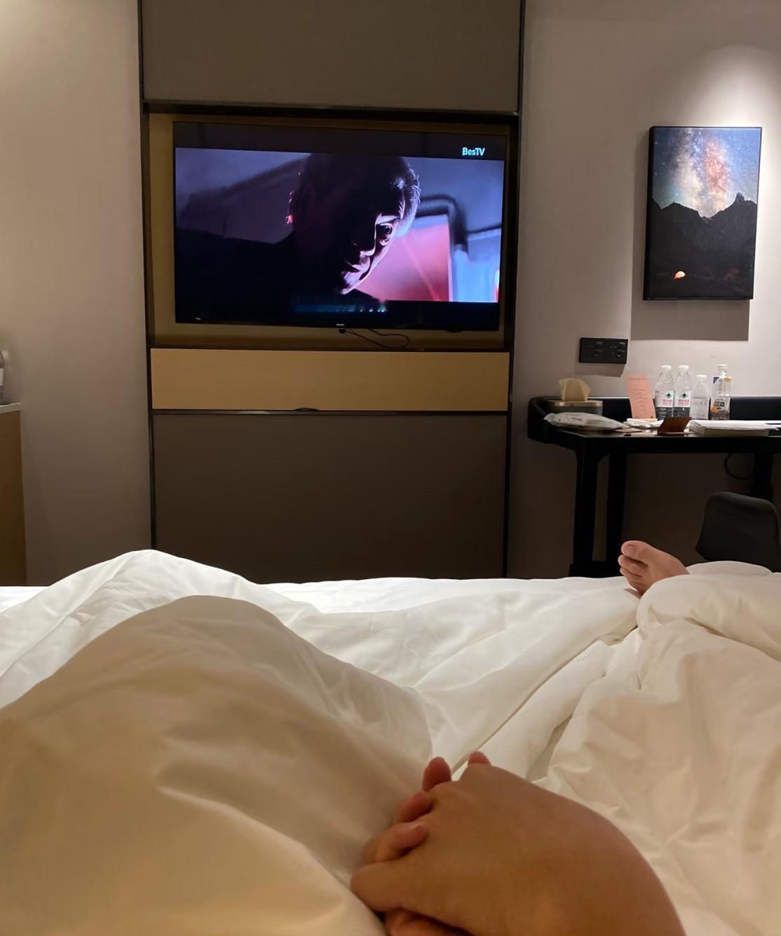 刚刷完《撇开出轨不谈》，男主那句“我不是想背叛，只是想被需要”把我看愣了。
剧情