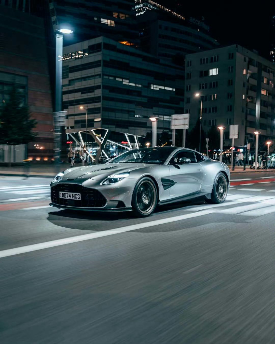 阿斯顿·马丁 V12 Vanquish 🩶[色][色] ​​​