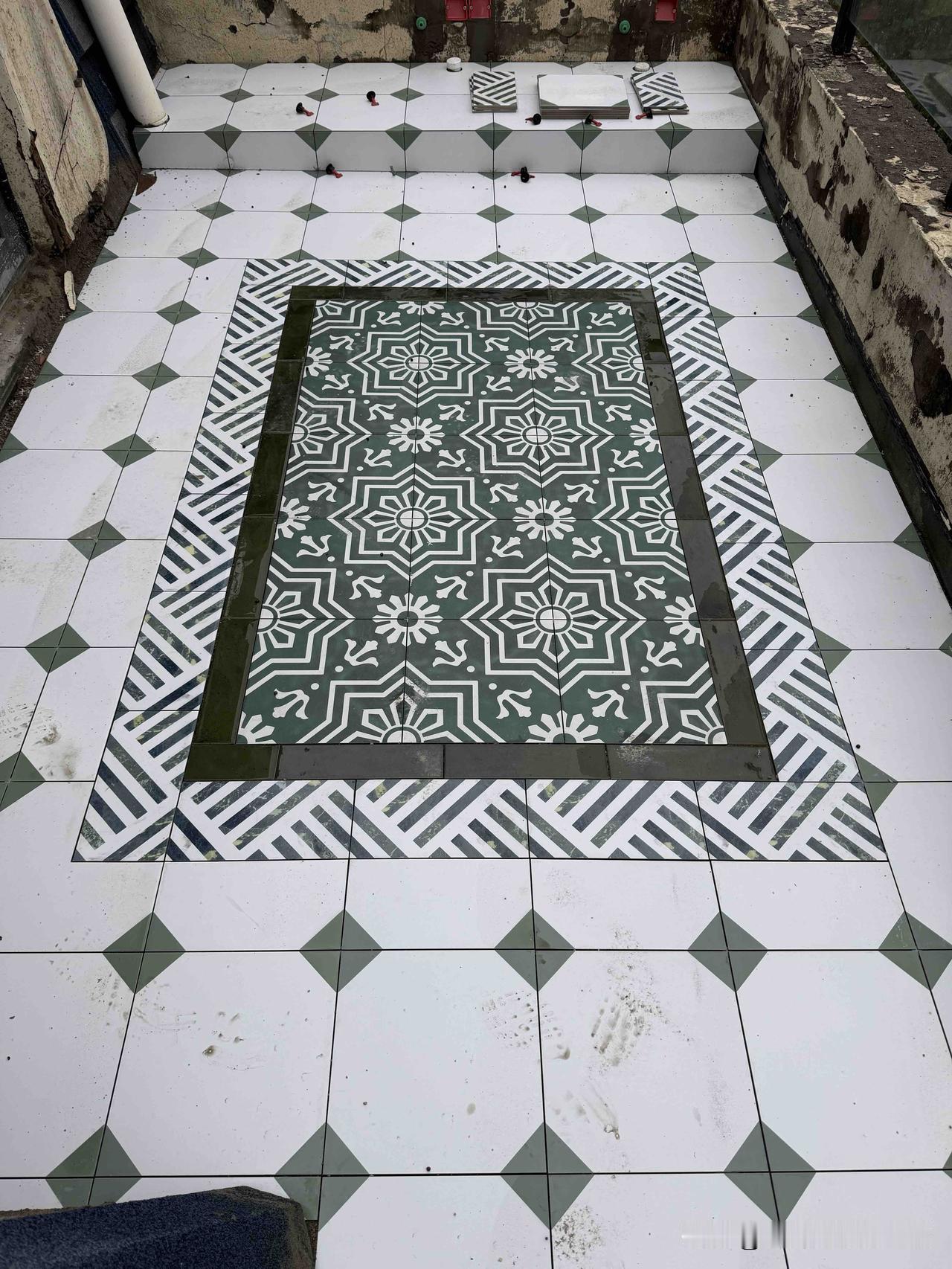 下雨有点脚印，效果还不错，下次奖励小王抽个红包抵点工费[偷笑]