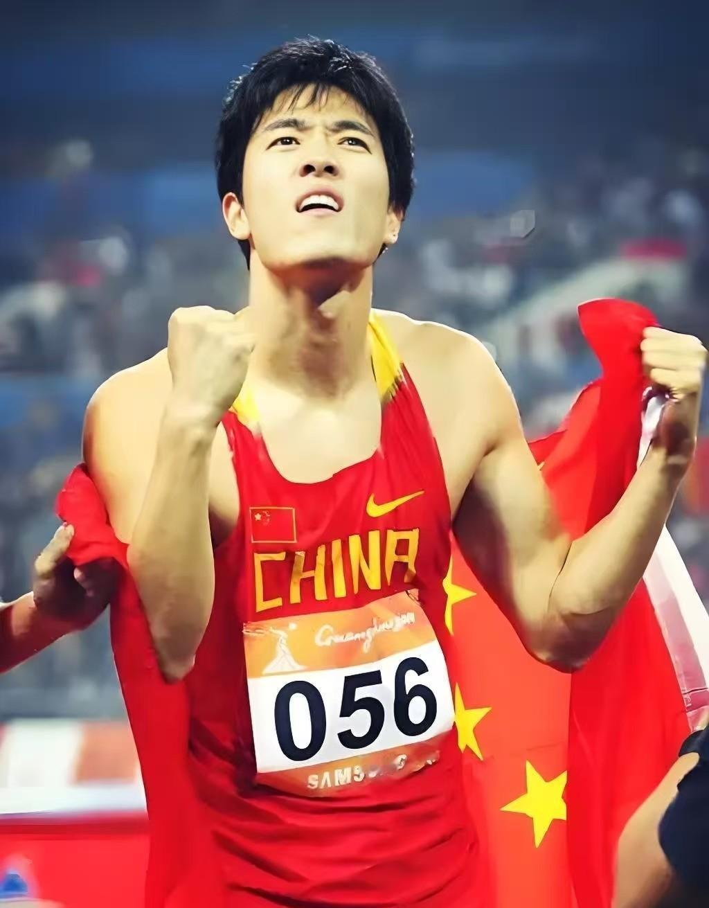 刘翔这个人
不查不知道
一查才知道原来他取得了这么大成就。

刘翔参加过48次世