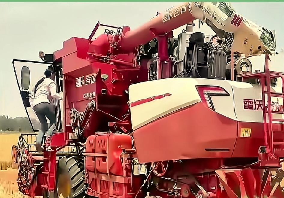 这么瘦小的身体，做出博大的壮举！强烈建议授予她三八红旗手！ 这是当代的花木兰，巾