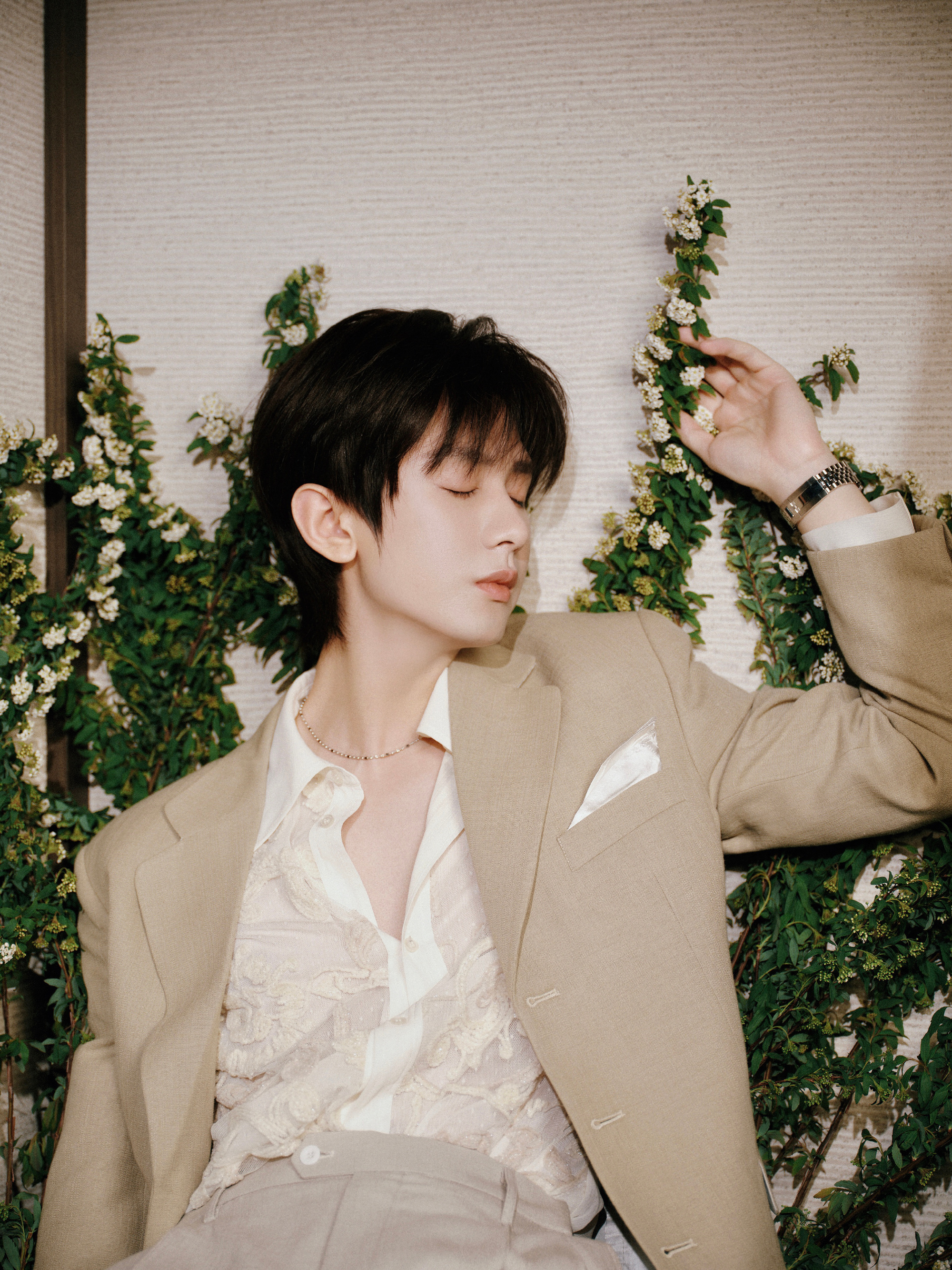 适合做屏保的两张图，疯狂舔颜中。。。 