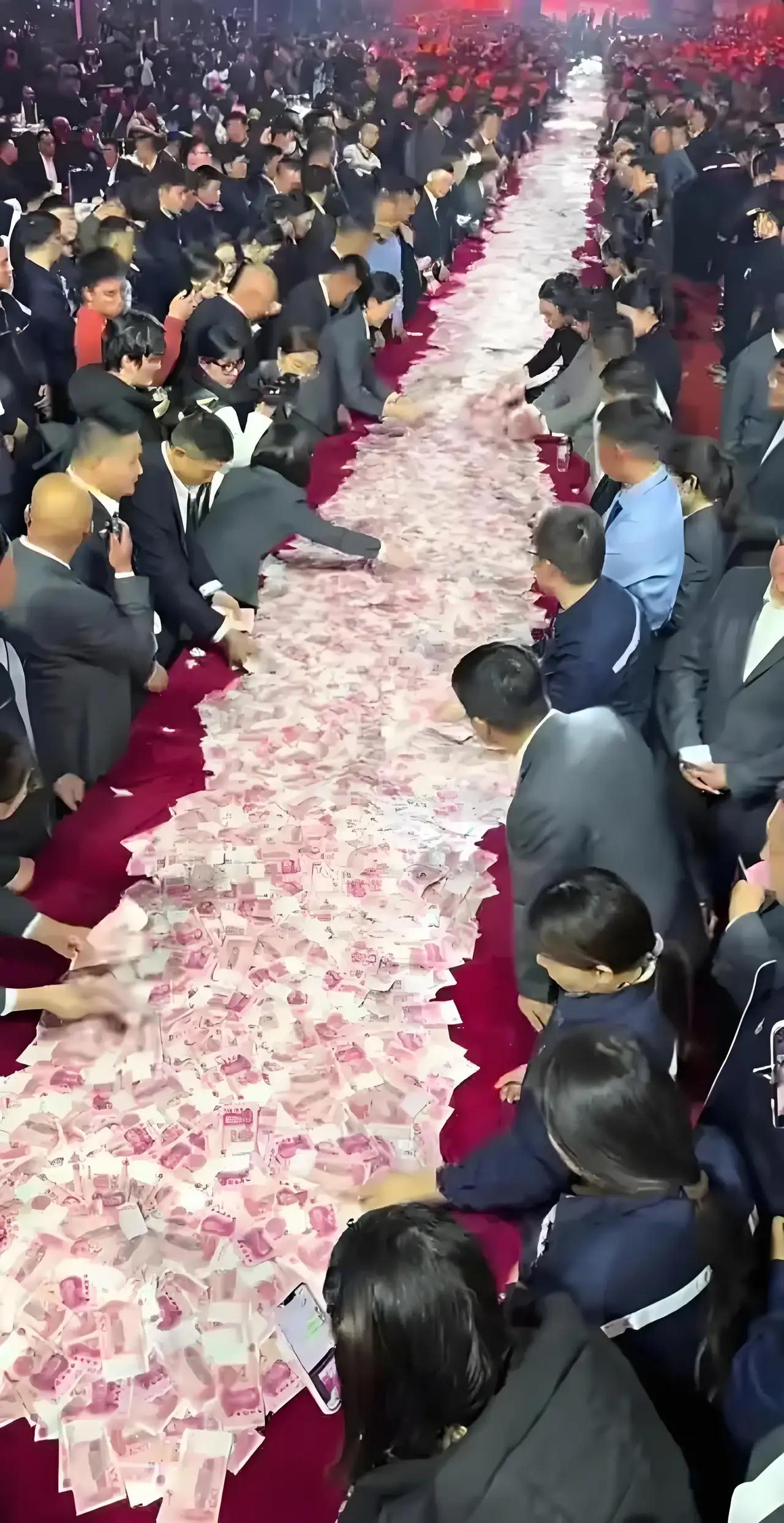 全民发钱等于没发钱，对不对？
“全民发钱等于没发钱。”这个说法，是2020年胡锡