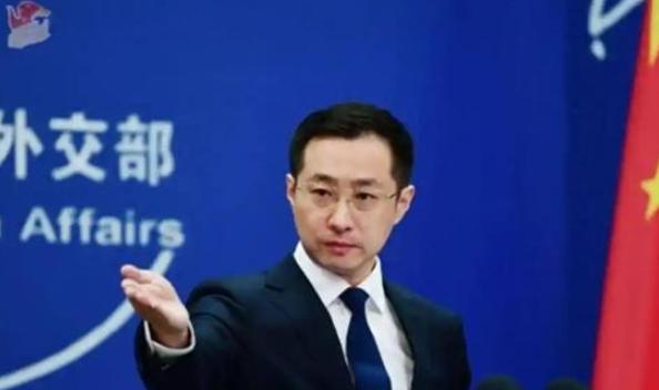 为什么中国现在敢和美国硬刚了？答案很简单，从 2018 年看到现在，傻子都看明白