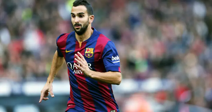 34岁巴萨旧将宣退役：一对一防梅西？他沿边路突破时根本防不住！