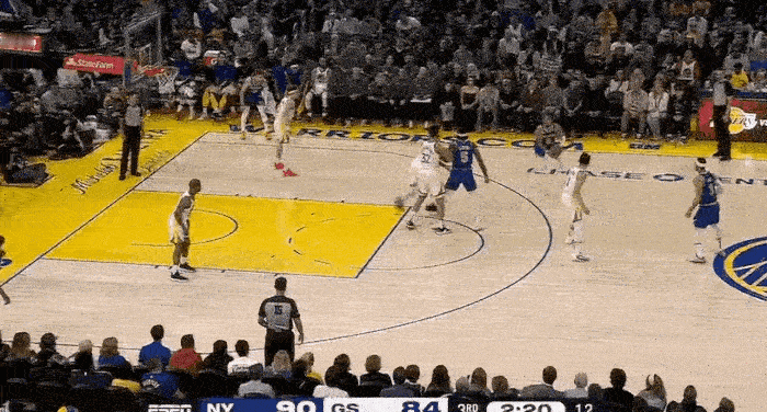 这球吹了小佩顿一级恶意犯规[笑cry][笑cry]#金州勇士[超话]##尼克斯v