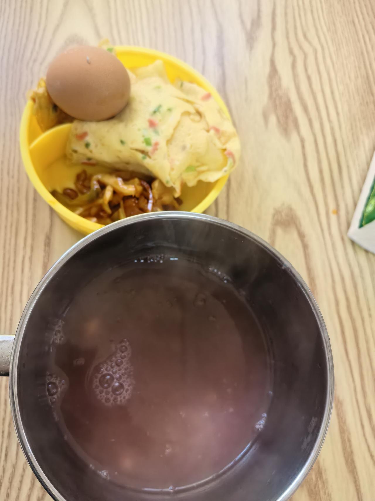 说起来真奇怪，明明为他着想，不知道他为什么不答应，现在掰了脚趾头，也还没有想明白