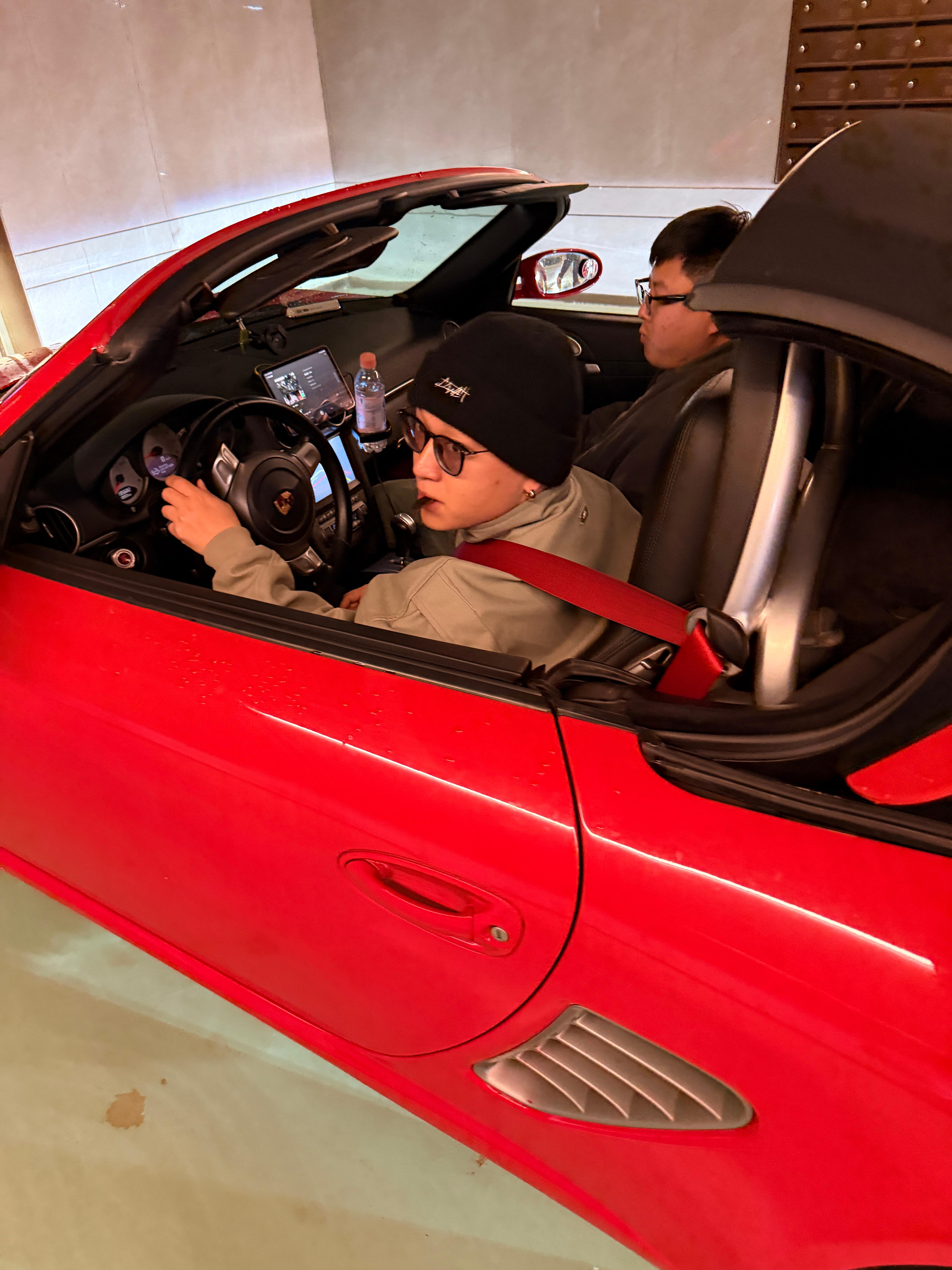 “载具杀手”一路敞篷开过来的！下雨天还这么冷🥶男人果然至死是少年 合肥