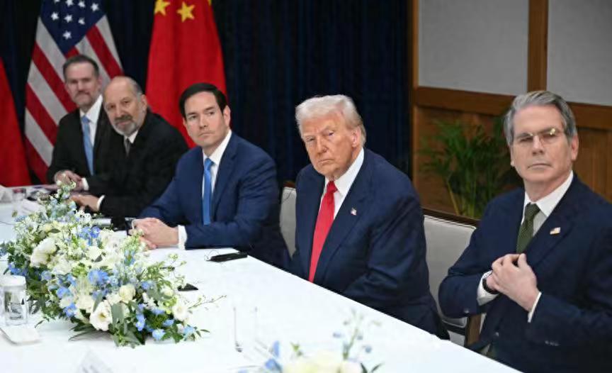 荷兰人估计怎么也没想到，中美居然这么快谈成了，此前明抢安世半导体的理由，瞬间没了