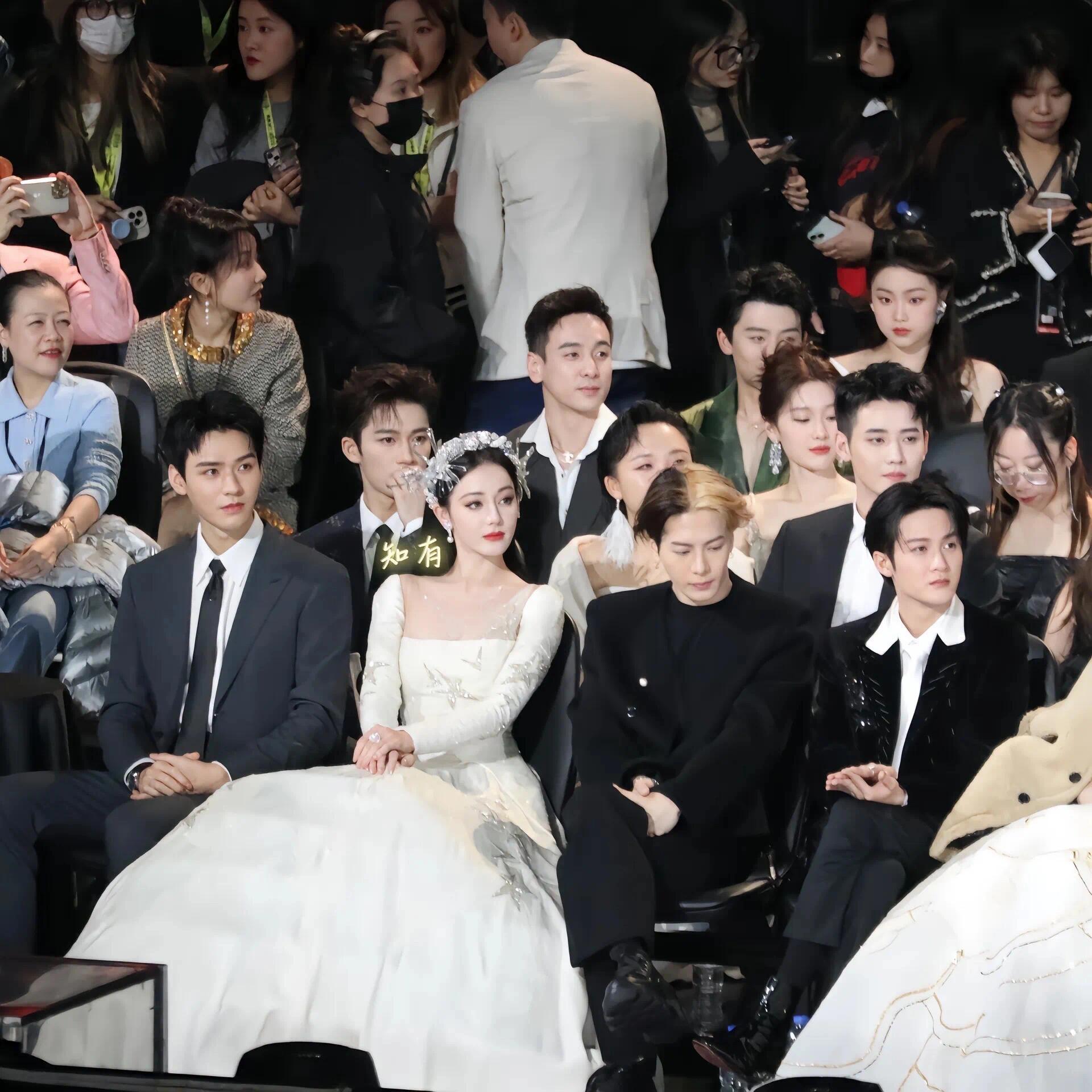 星光大赏同框丨王嘉尔檀健次 龚俊迪丽热巴 