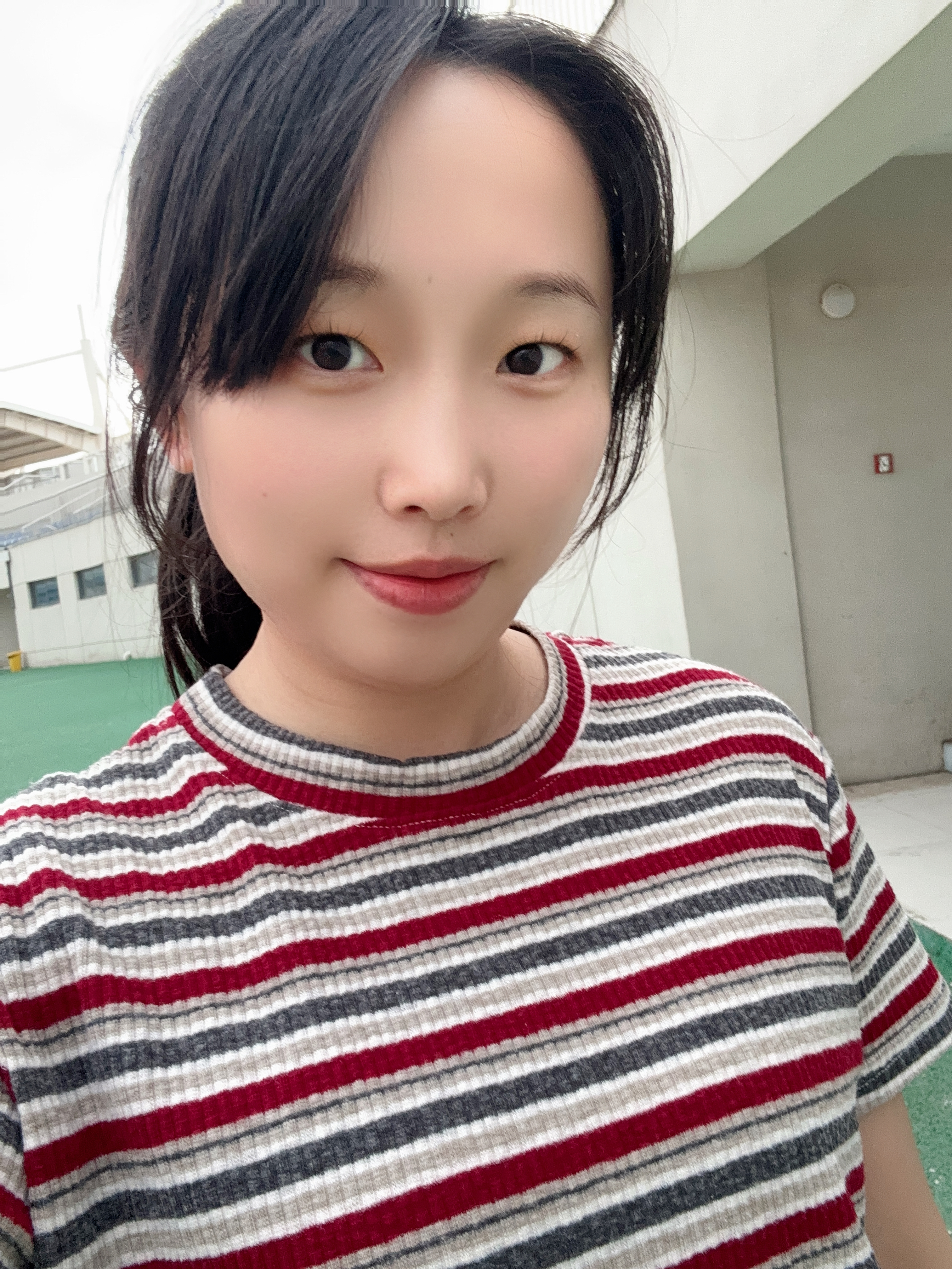 快乐不是因为事事顺心，而是选择了看淡不顺心的事。健康在，就是强者；快乐在，就是赢