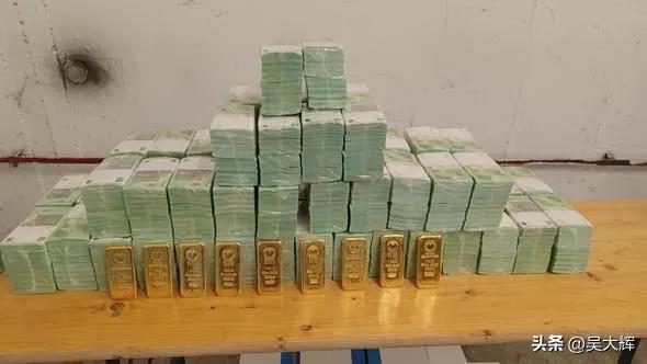 7个乌克兰人开着装甲车从奥地利往乌克兰运现金和黄金，结果在匈牙利被扣押。
喷两句