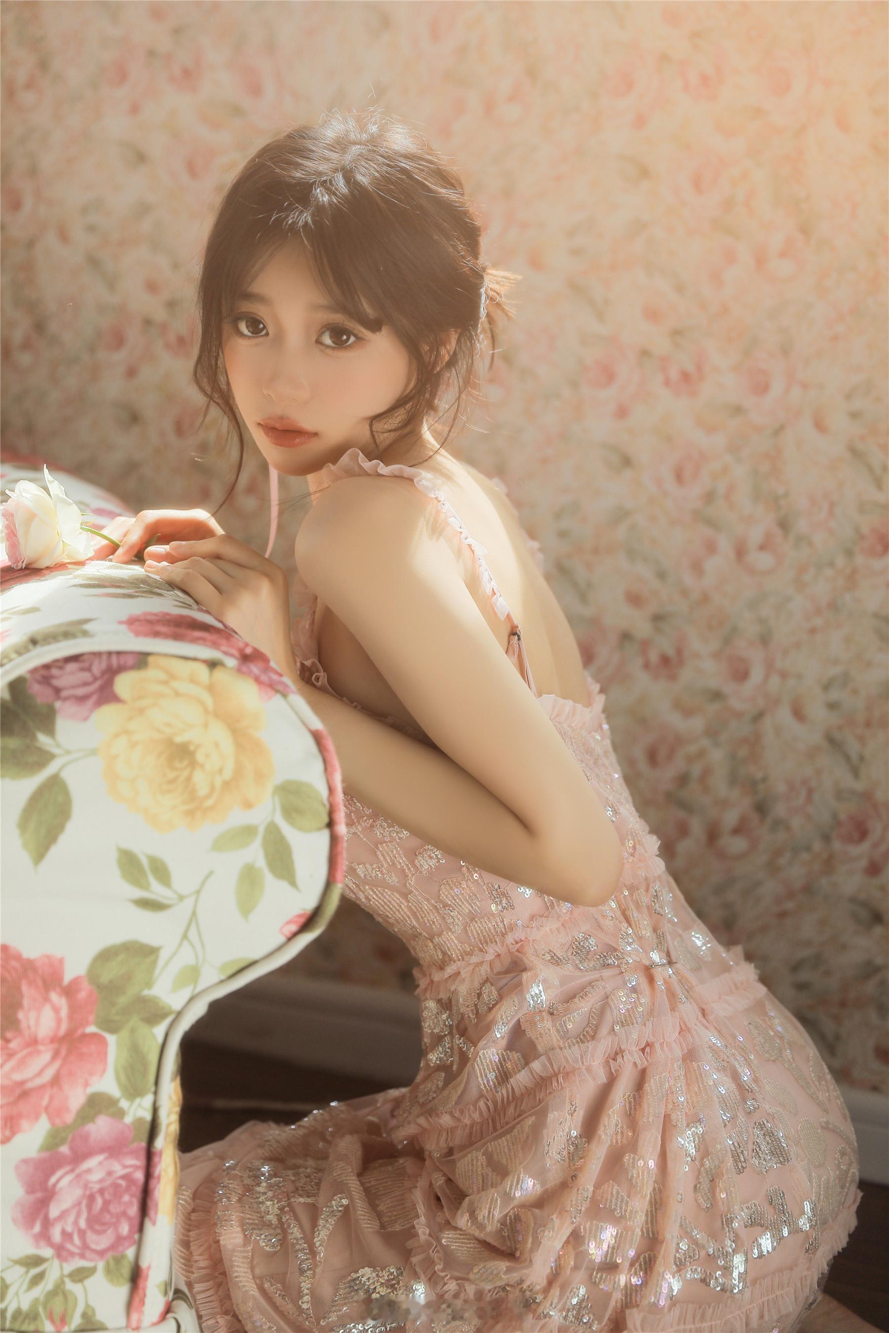 #微凉时光馆##西安约拍[超话]##少女写真# 午后的美梦分你一半 ​​​