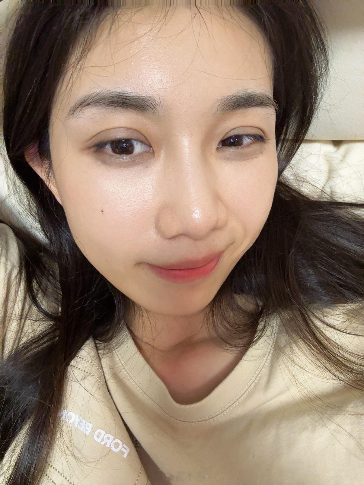 内眼线花成了熊猫眼🐼正巧今天还得小熬个夜也是应景旺~ wàng ~晚安了家人们