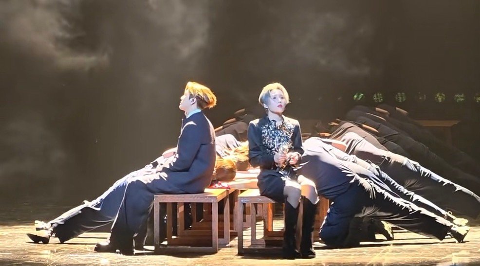 王嘉尔刘雨昕MMAM合作舞台 双担狂喜！这才是内娱顶流该有的舞台🤩 和微博之夜