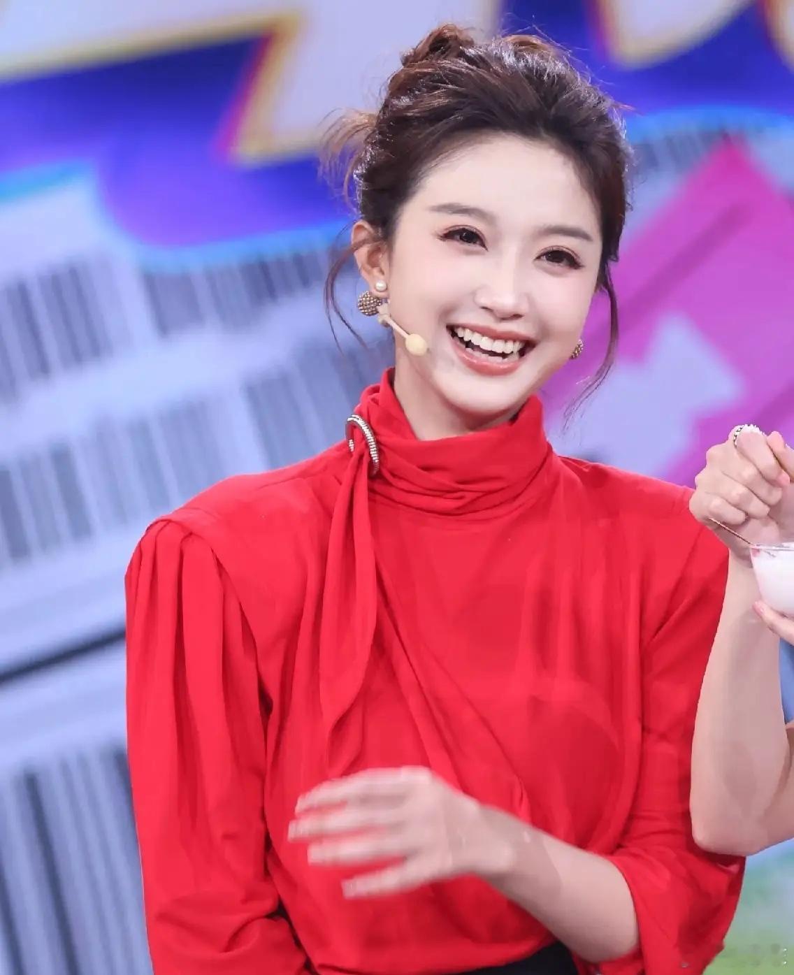 今年春晚的赢家，不是沈腾，也不是王菲，更不是蔡明而是第一次上总台春晚的刘心悦！虽