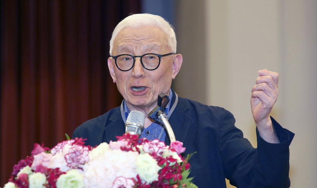 魔怔了！因组织名称含“中华”二字 曹兴诚请辞“中华文化总会”执行委员

联华电子