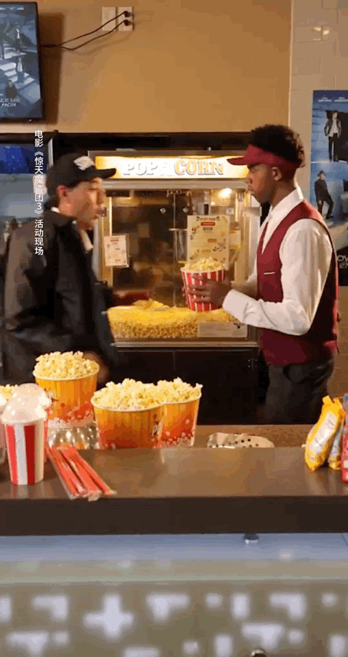 谁家狠人30秒7个小节目男巫这波秀得我头皮发麻，30秒7个丝滑小连招，真的有够绝