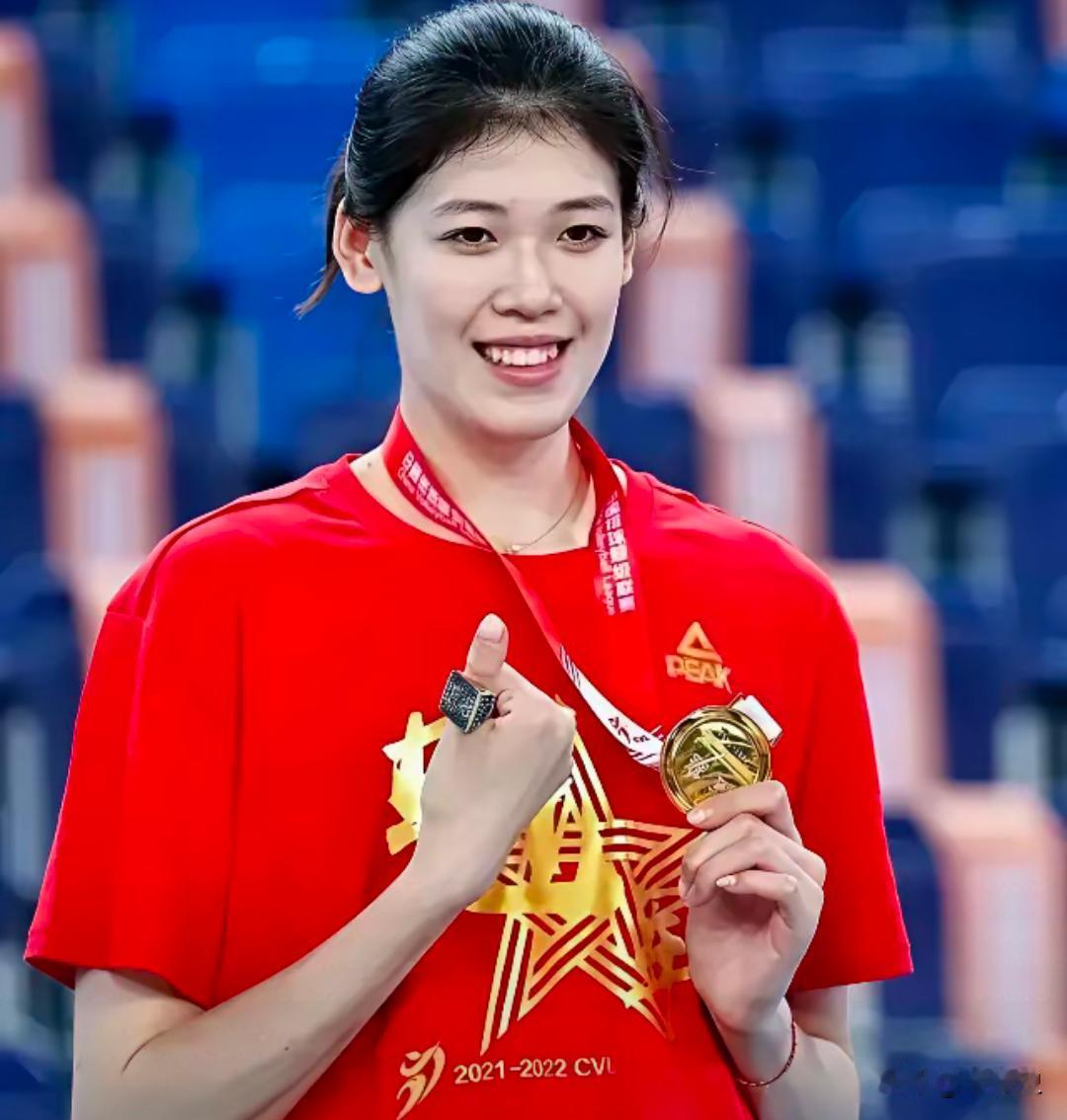 钱再多有什么用？心脏出状况的李盈莹令人心疼，郎平就是前车之鉴。

2026年8月