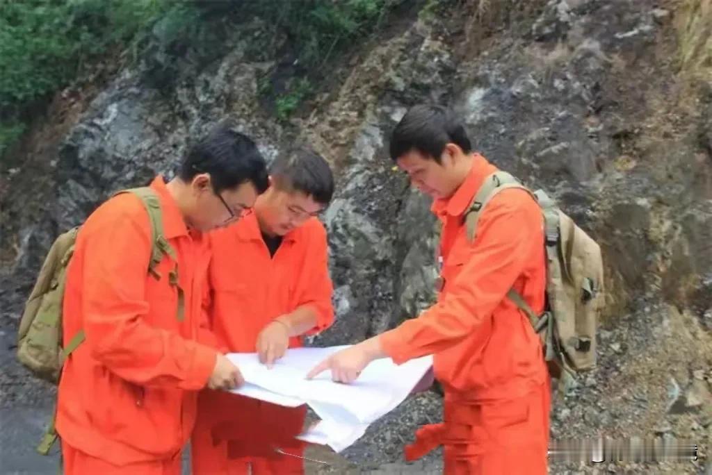 探秘千米地心，101地质大队解锁天柱重晶石矿新宝藏

在金秋十月的凉爽天气里，贵