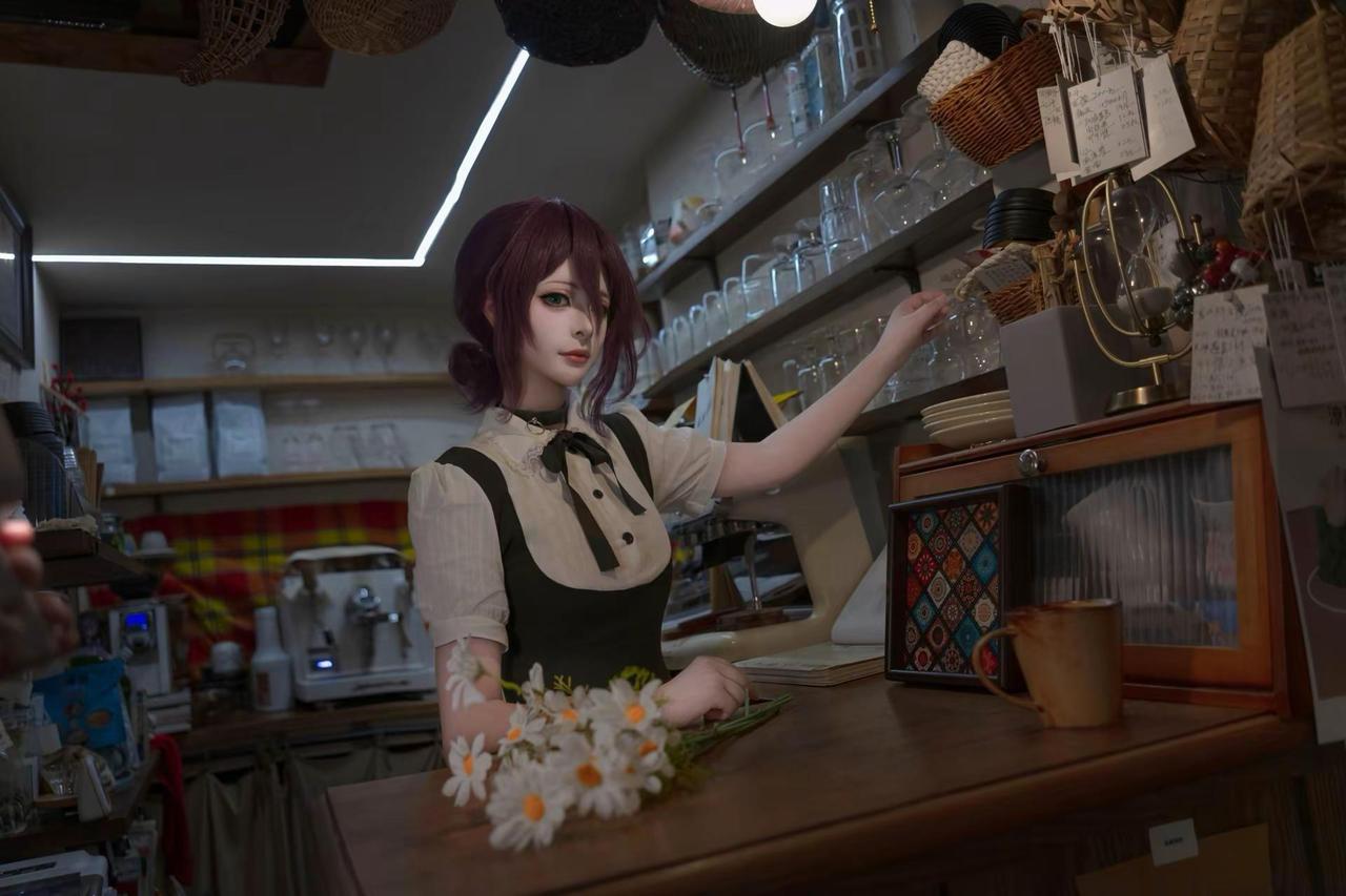 转角的咖啡店。伟大的摄影@桑逸📷 蕾塞 电锯人