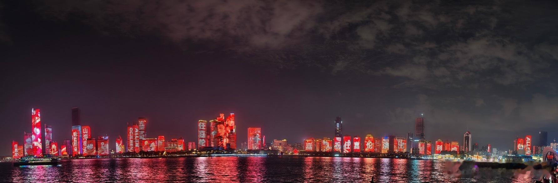 任嘉伦红毯气场全开任嘉伦一片红海 