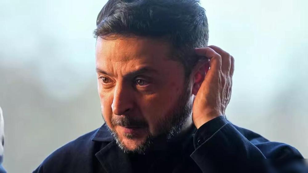 成也抗俄，败也抗俄！泽连斯基凭“战时领袖”人设起势，如今却把“万事不决赖俄罗斯”