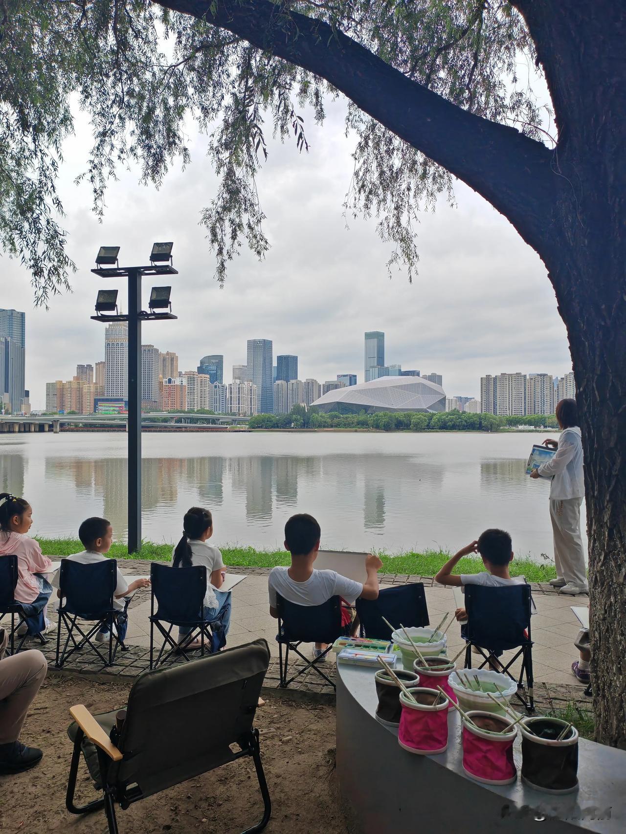 2026年8月房产新政解读和沈阳市场影响
新政政策干货：
①贷款延长至40年，月