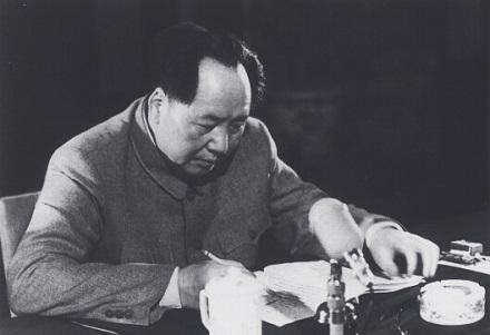 《人的正确思想是从哪里来的》一文是毛主席于1963年5月为《中共中央关于目前农村