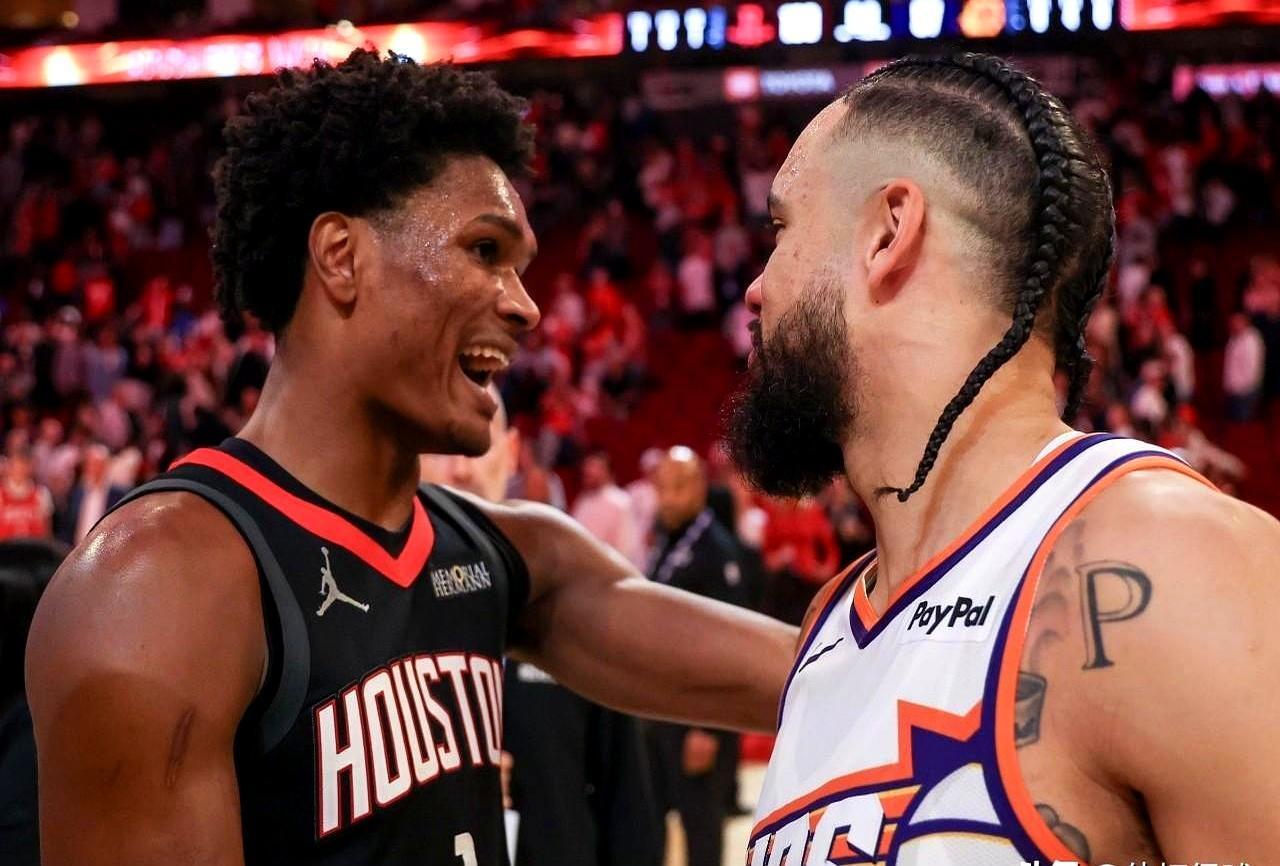 阿门一句话点破真相：狄龙就是火箭的魂。
 

当年没人拿这支青年军当回事，狄龙拎