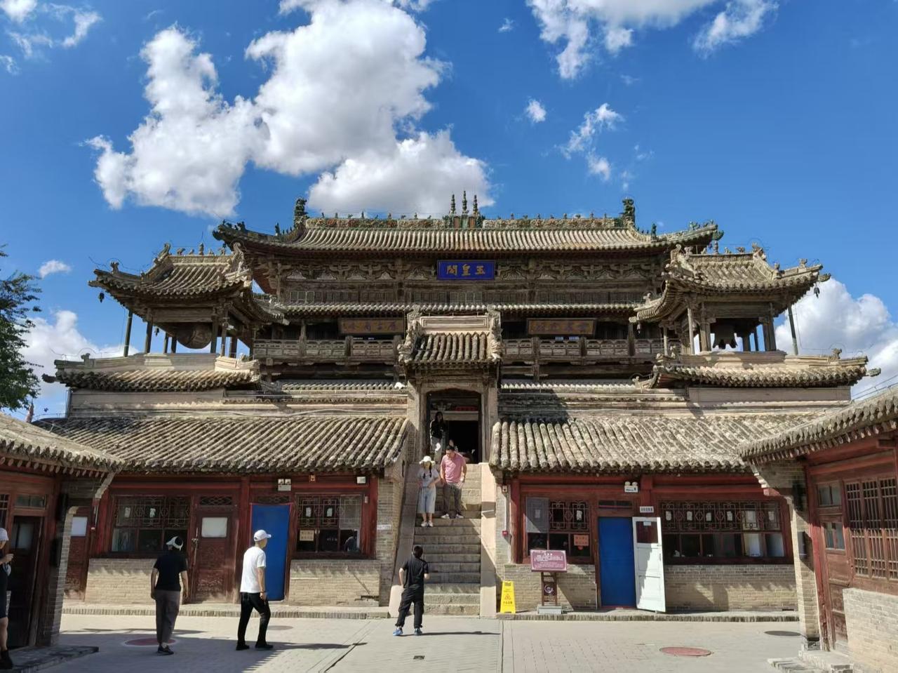 蔚州古城的标志——玉皇阁，始建于明洪武十年，整座楼阁筑在北城垣高台之上，既是戍守