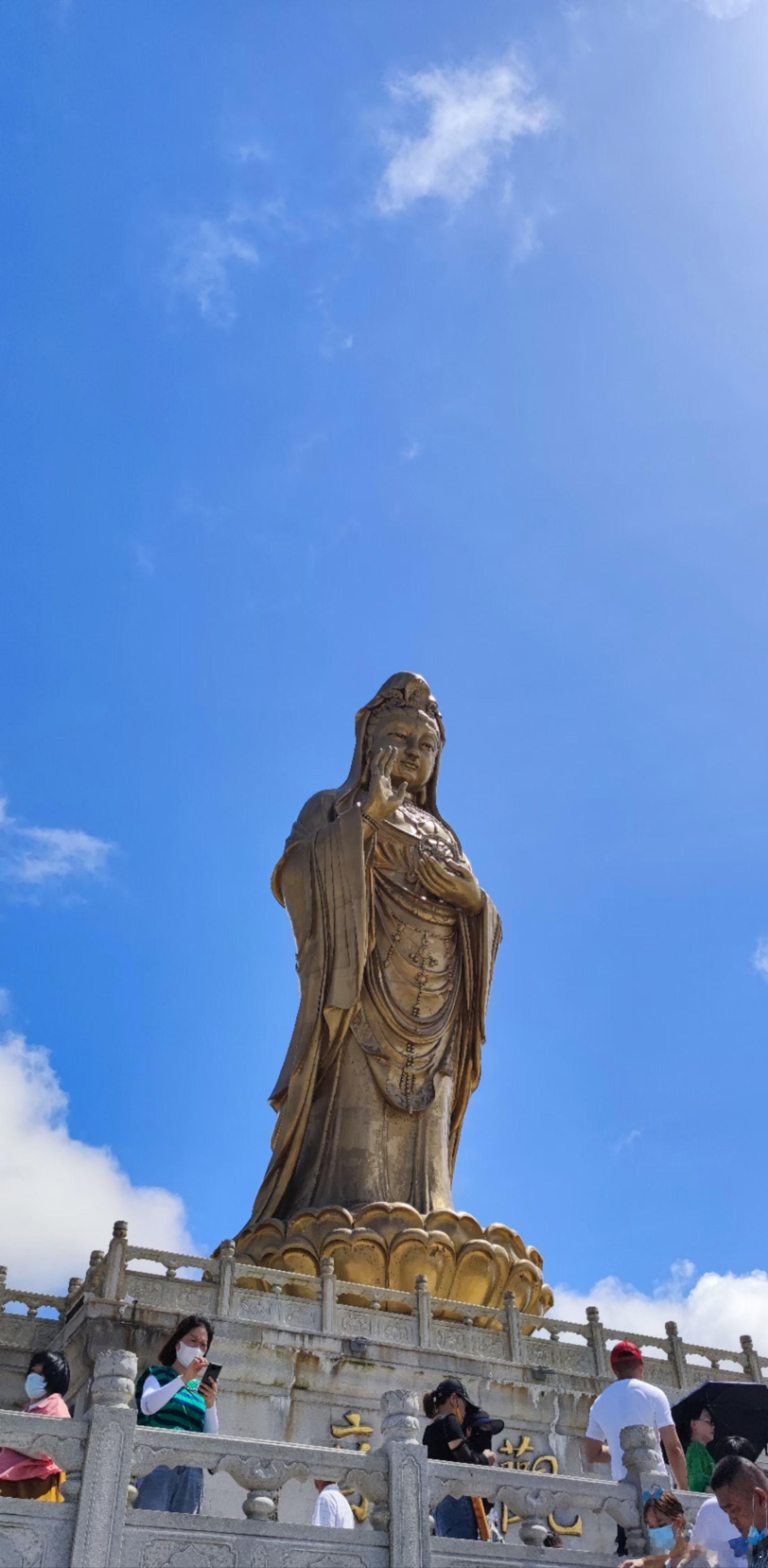 转赞，出门逢贵人，百般如意，诸事大吉 ​​​。 ​​​