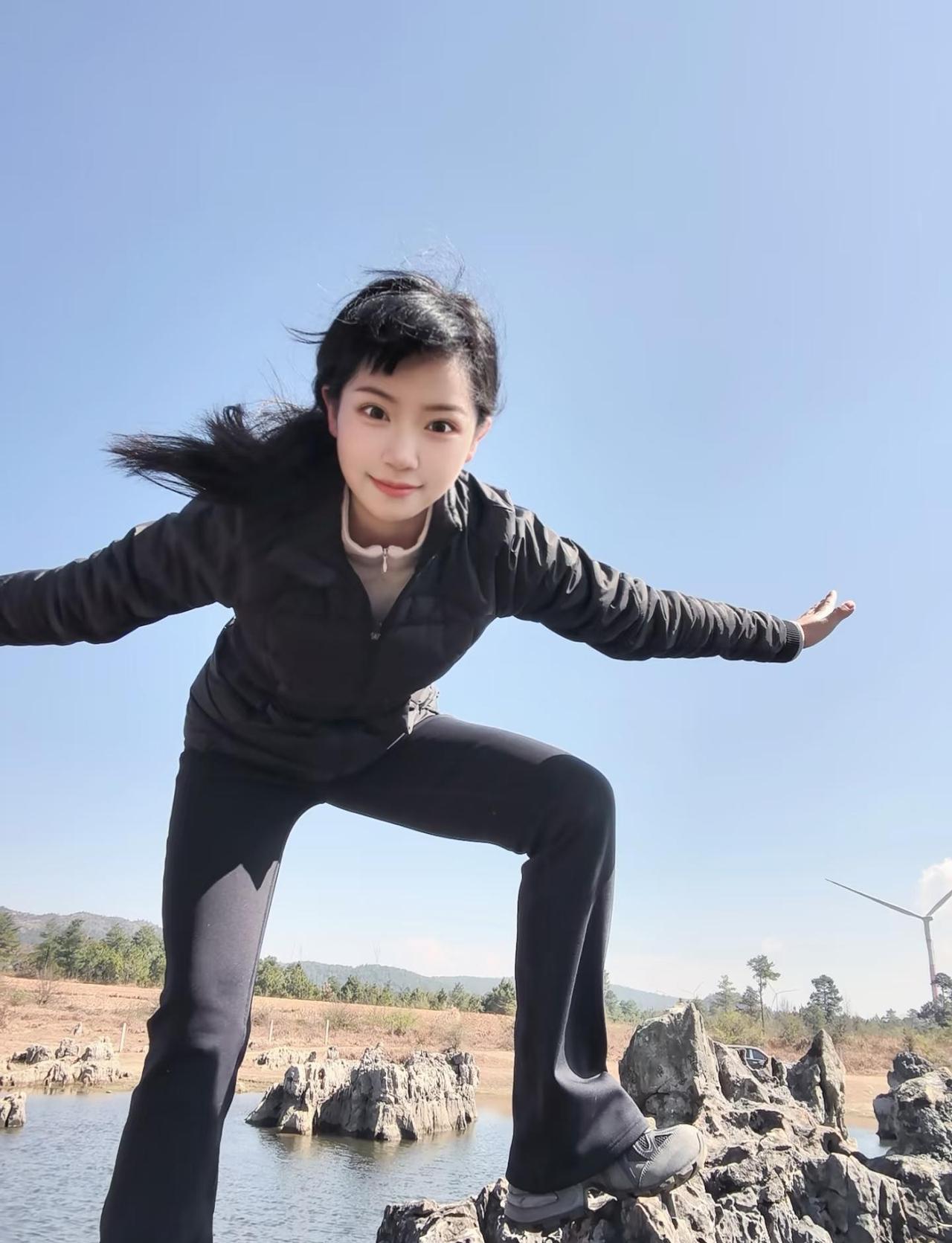 🥳曲靖北水小石林
带着父母去旅行
地址：云南省曲靖市沾益区白水镇马场村附近（导