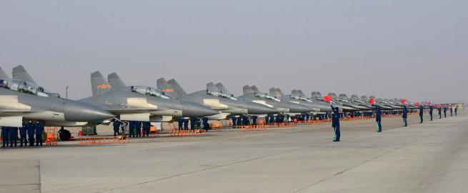 中日一旦爆发战争，一天拿下日本现实吗？
说句实话，真打起来，别说一天，就算拖上一