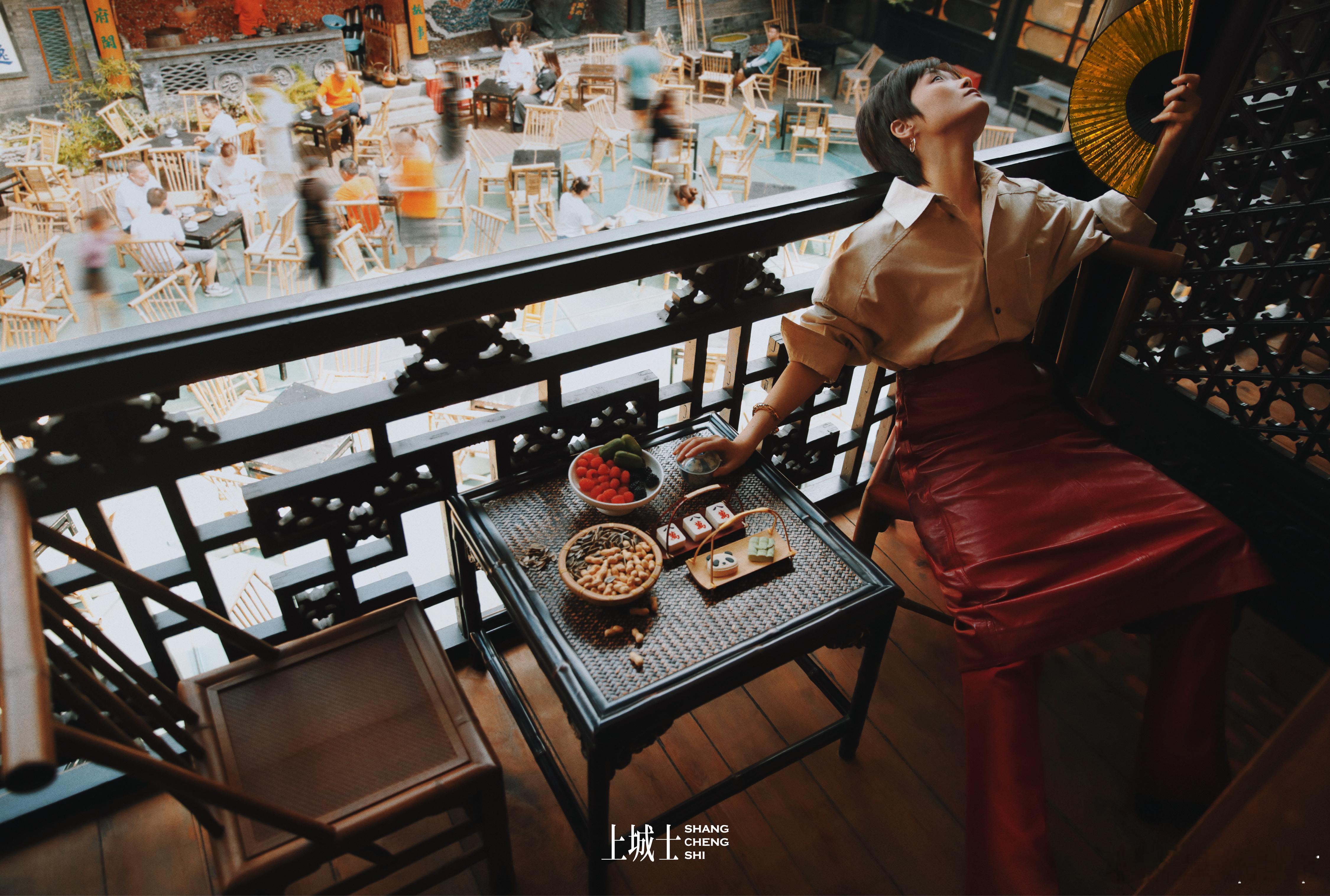 #李宇春上城士九月刊封面# 辣，不只是味觉的刺激，更是的表现！封面如火，内容更炽