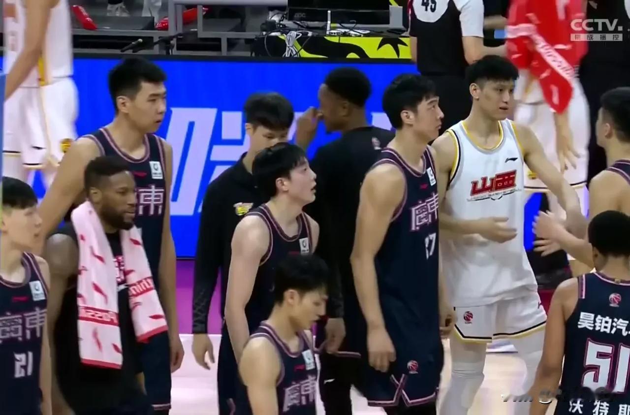 广东男篮115-110战胜山西男篮！！！
沃特斯:40分7助攻3抢断。
任骏飞: