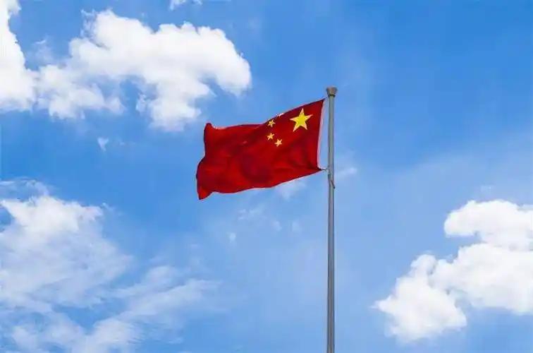 《联合早报》曾声称，中国的行为模式跟美俄一样，是“强权做派”，中国极有可能在20