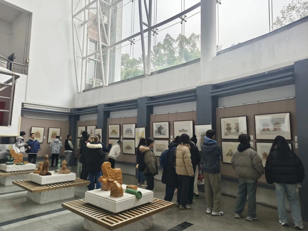 【一起围观！ 长沙高校营建丹青手绘历史建筑作品展 】近期，由34幅手绘渲染作品组