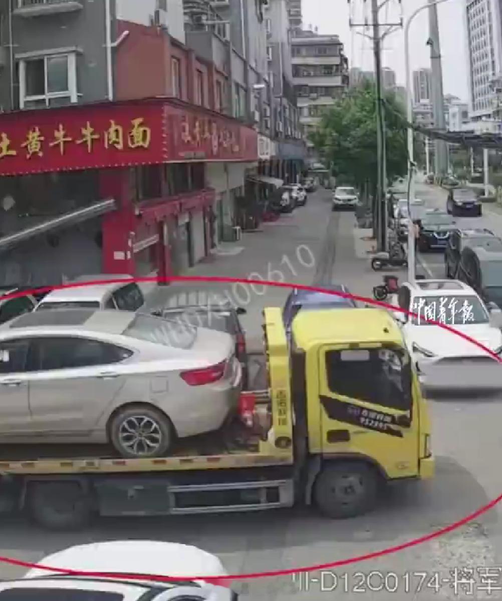 盗窃2000是一个档，超过这个就达到立案标准了。价值10万车辆被盗贼当僵尸车48