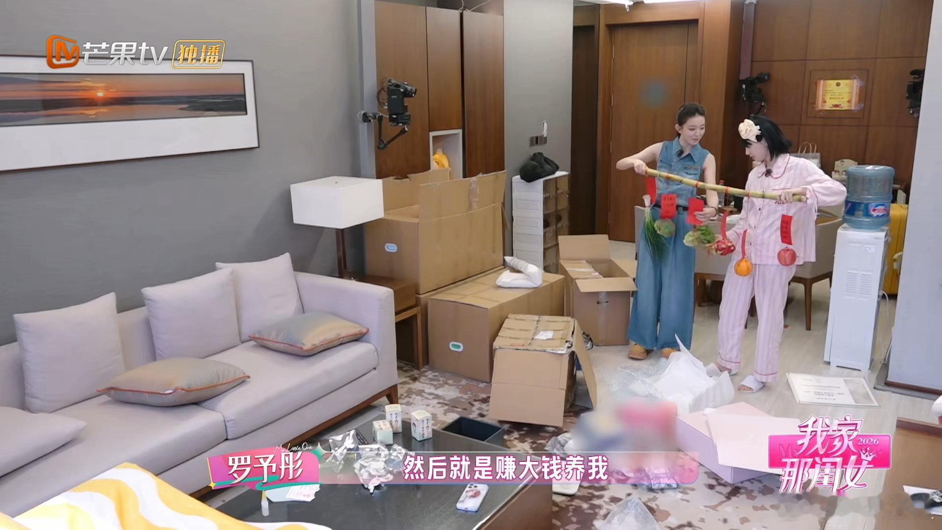 张家齐13岁赚了81万我家那闺女张家齐13岁斩获81万赛事奖金，光鲜数字背后，是