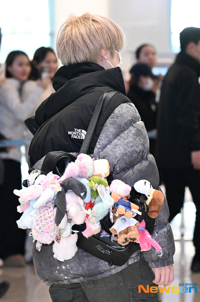 【Theqoo】玩偶店老板级别的NCT WISH SAKUYA的背包：sakuy