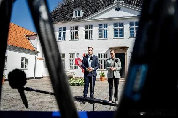 就在刚刚，
格陵兰外交与研究部长莫茨费尔特宣布格陵兰岛可以绕开丹麦，单独与美国会