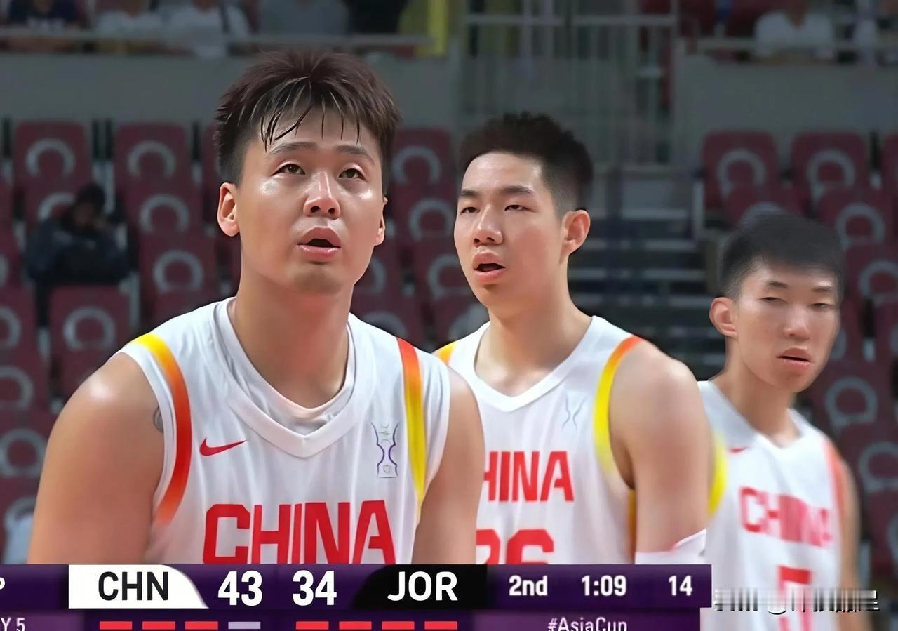 中国男篮今晚以90-68大胜约旦，夺得亚洲杯C组第一，赢球三大功臣！
1.郭士强