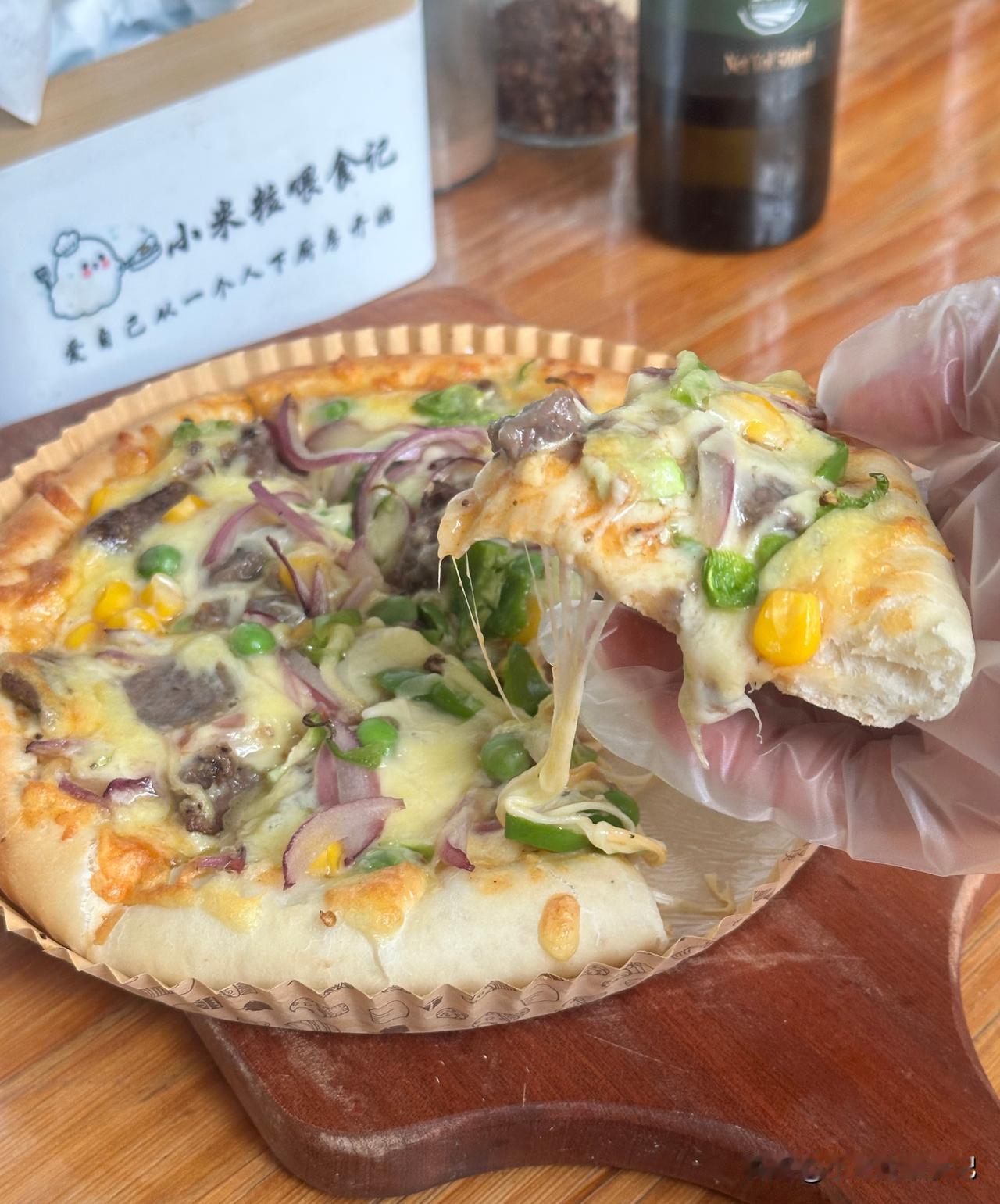 冬日生活打卡季最近在家做披萨，女儿吃的特别香🥰做了四种口味，做一次吃一周，每天