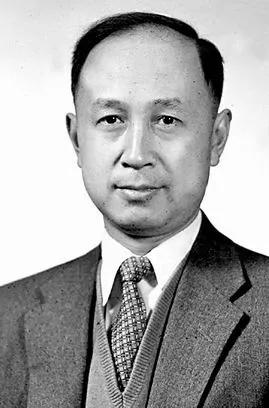 1964年一天晚上，钱学森回家吃饭，可刚夹起菜，他就感觉不对劲，随即赶紧说：“都