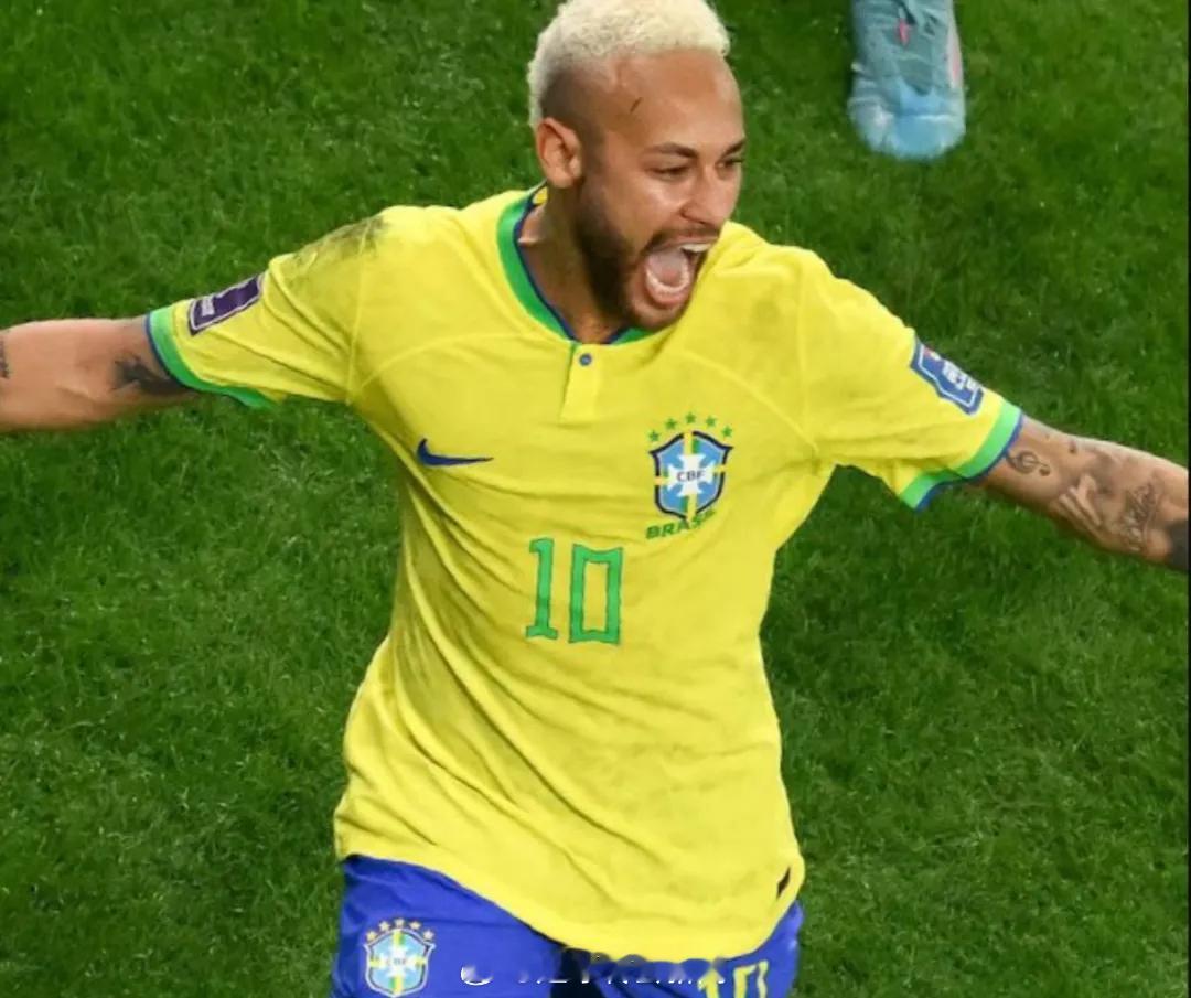 安切洛蒂接受采访时谈到了内马尔是否是参加明年世界杯的问题。巴西主帅表示：“我知道